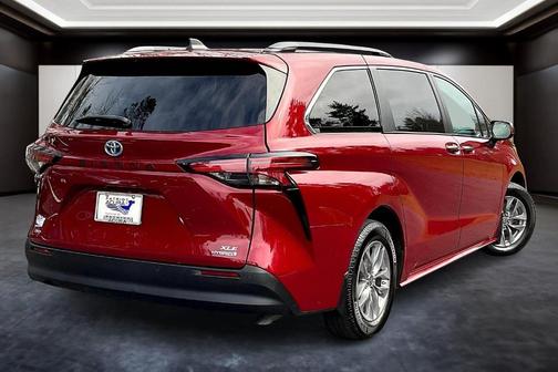 2022 Toyota Sienna XLE