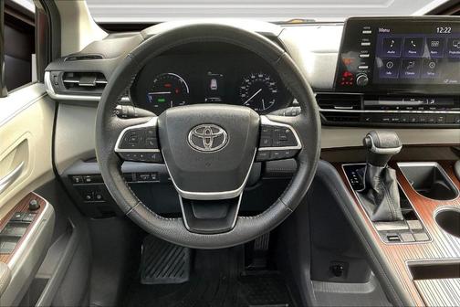 2022 Toyota Sienna XLE