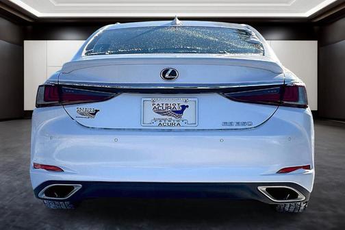 2022 Lexus ES 350 Base