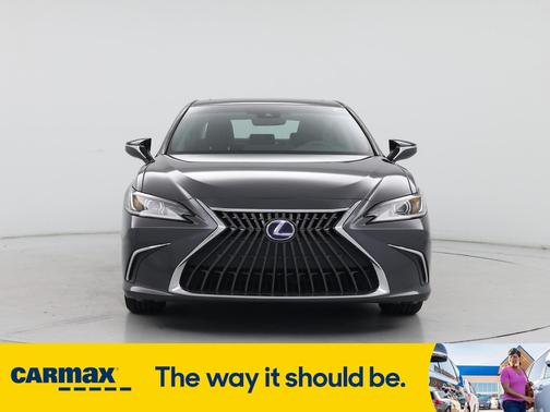 2022 Lexus ES 300h 