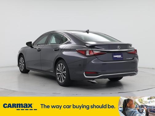 2022 Lexus ES 300h 