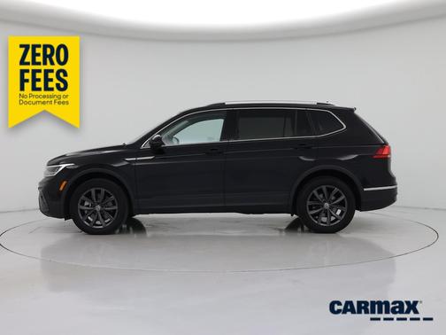 Black 2022 Volkswagen Tiguan SE