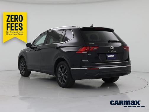Black 2022 Volkswagen Tiguan SE