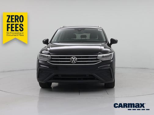 Black 2022 Volkswagen Tiguan SE
