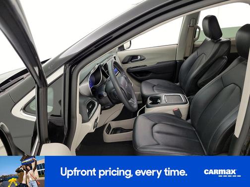 Black 2024 Chrysler Pacifica Touring L