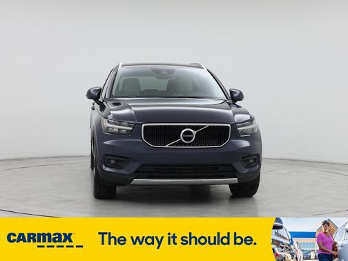 2021 Volvo XC40 T5 Momentum