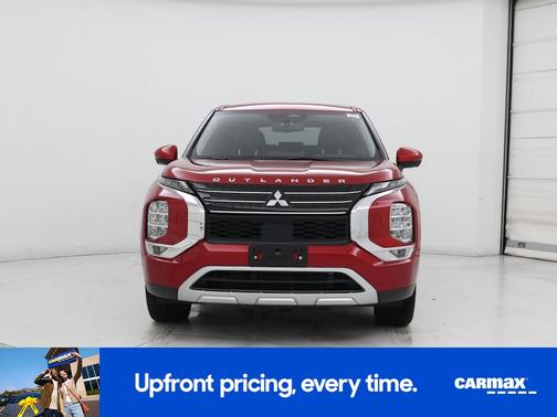Red 2024 Mitsubishi Outlander SE