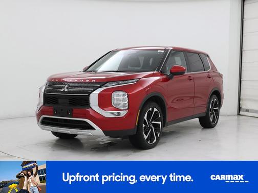 Red 2024 Mitsubishi Outlander SE