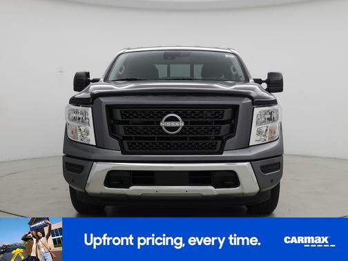 2023 Nissan Titan SV