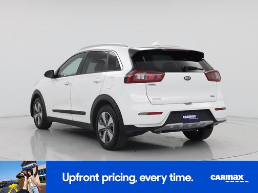 White 2018 Kia Niro LX