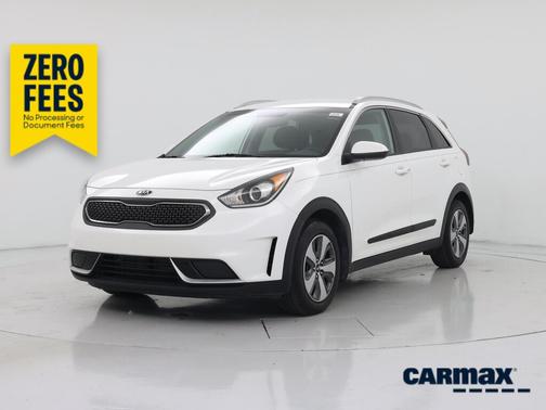 White 2018 Kia Niro LX