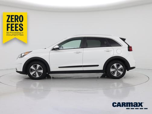 White 2018 Kia Niro LX