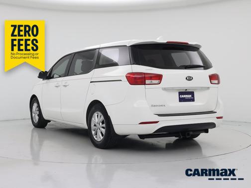 White 2016 Kia Sedona L