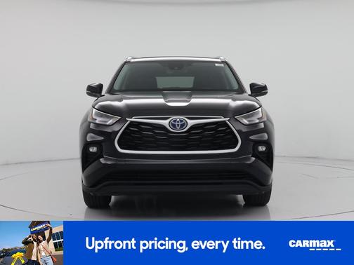 Black 2023 Toyota Highlander Hybrid XLE