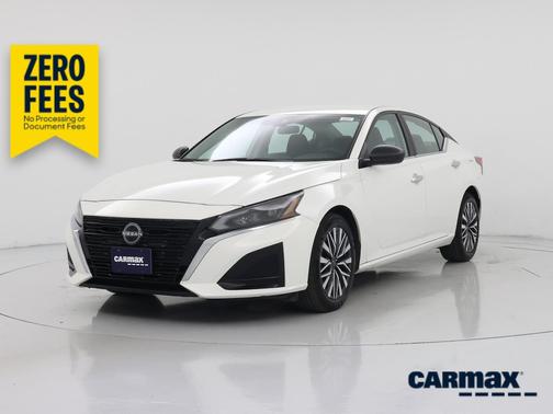 White 2025 Nissan Altima SV