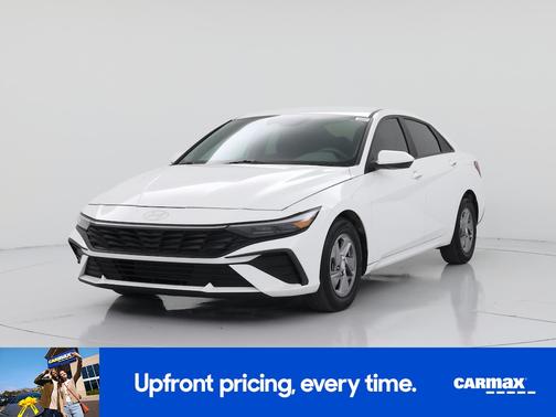 2024 Hyundai ELANTRA SE