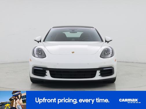 2018 Porsche Panamera 