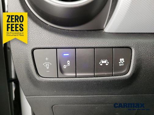 White 2019 Hyundai KONA SEL