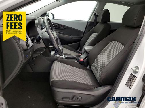 White 2019 Hyundai KONA SEL