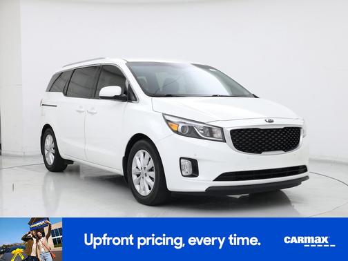 White 2017 Kia Sedona EX