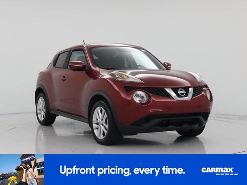 Red 2016 Nissan Juke SV