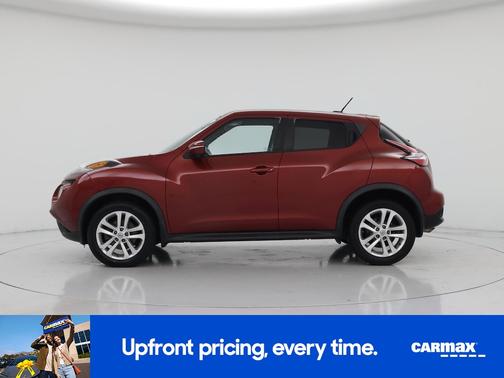 Red 2016 Nissan Juke SV