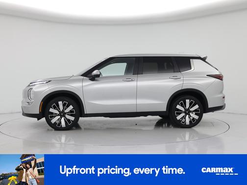 Silver 2025 Mitsubishi Outlander SE