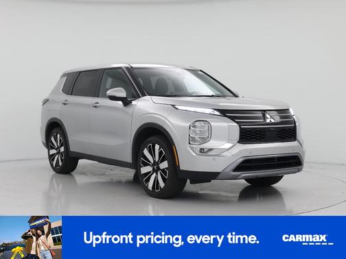 Silver 2025 Mitsubishi Outlander SE