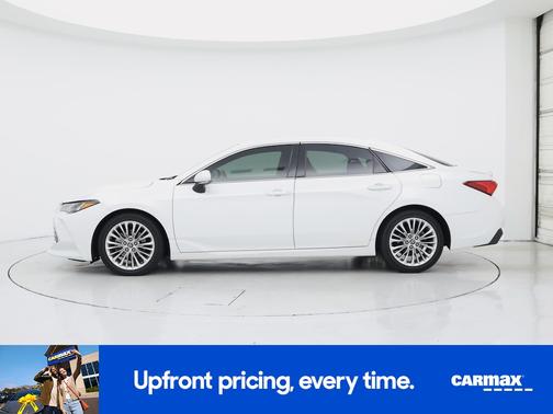 White 2019 Toyota Avalon Limited