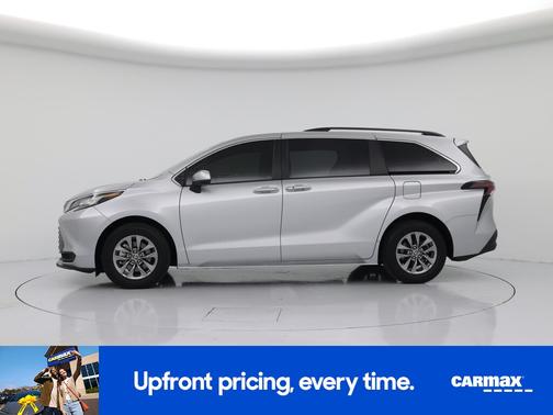 2023 Toyota Sienna LE