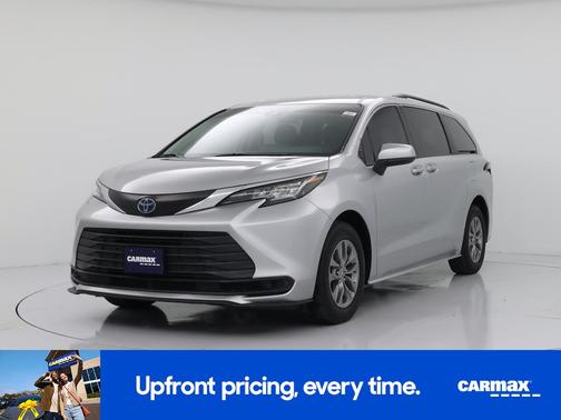 2023 Toyota Sienna LE