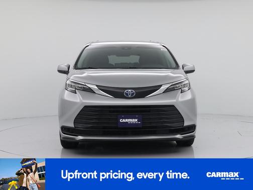 2023 Toyota Sienna LE