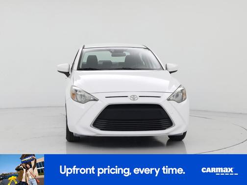 White 2018 Toyota Yaris iA