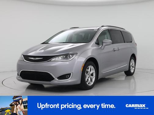 Silver 2017 Chrysler Pacifica Touring L