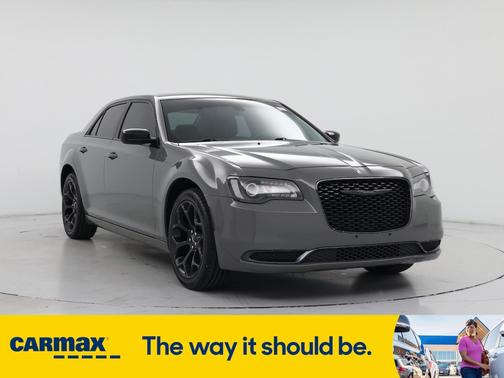 2019 Chrysler 300 Touring