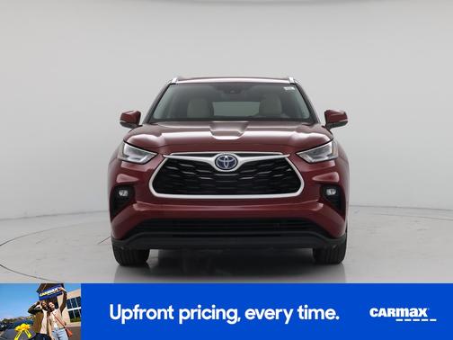 Red 2021 Toyota Highlander Hybrid XLE