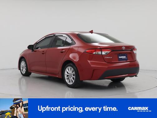 White 2017 Toyota Camry SE