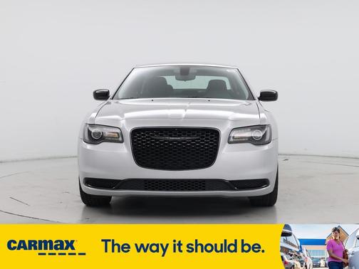 2023 Chrysler 300 Touring
