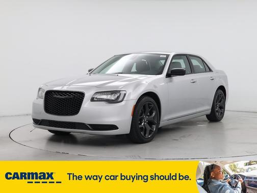 2023 Chrysler 300 Touring