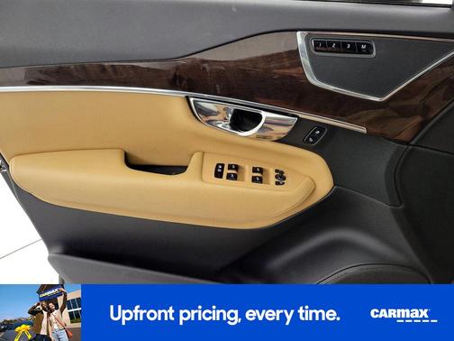 Black 2016 Volvo XC90 T6 Momentum