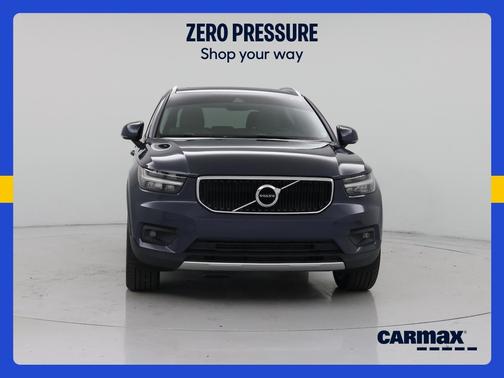 Blue 2022 Volvo XC40 T5 Momentum
