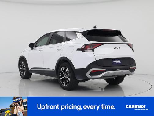 White 2023 Kia Sportage EX