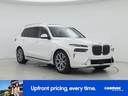 White 2024 BMW X7 xDrive40i