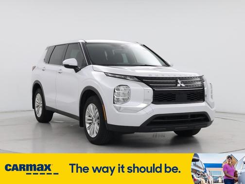 2023 Mitsubishi Outlander ES