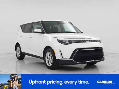 White 2025 Kia Soul LX