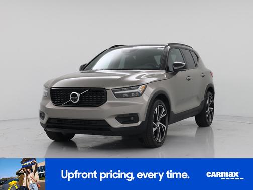 2022 Volvo XC40 T4 R-Design