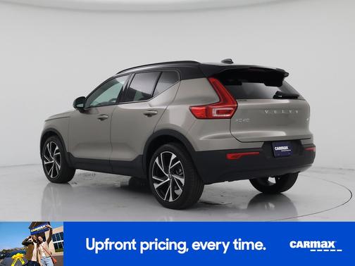 2022 Volvo XC40 T4 R-Design
