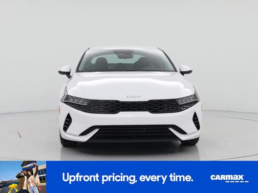 White 2022 Kia K5 LX