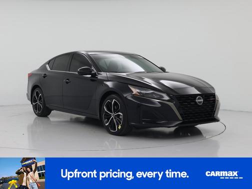 Black 2024 Nissan Altima SR