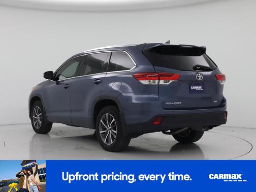 Blue 2018 Toyota Highlander XLE